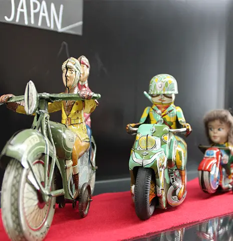 色鮮やかなバイクたち