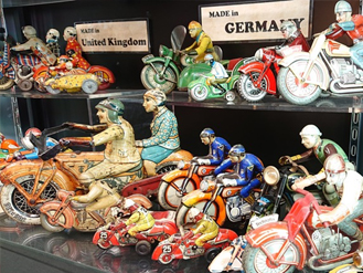 色鮮やかなバイクたち（ドイツ）
